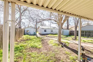 218 W 6th St, Shiner, TX 77984 - Photo 36