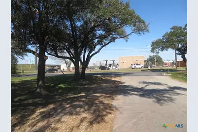 907 N. East St, Edna, TX 77957 - Photo 26