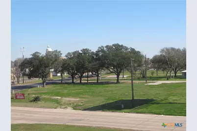 907 N. East St, Edna, TX 77957 - Photo 12