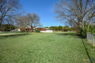 935 Ramblewood St, Harker Heights, TX 76548 - Photo 2