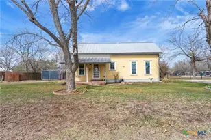 703 Bois D'Arc St, Lockhart, TX 78644 - Photo 2