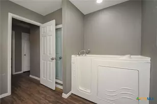 603 Maplewood Dr, Victoria, TX 77901 - Photo 34