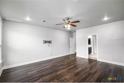 240 Bamberger Avenue, New Braunfels, TX 78132 - Photo 10