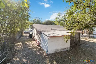 1113 N Old Highway 81, Kyle, TX 78640 - Photo 6