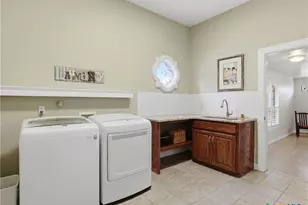 26240 Smithson Valley Rd, San Antonio, TX 78261 - Photo 26