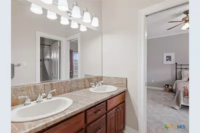 26240 Smithson Valley Road, San Antonio, TX 78261 - Photo 24