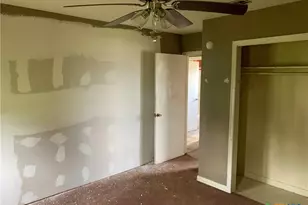 3607 Avondale St, Victoria, TX 77901 - Photo 8