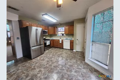 304 E Hogan Drive, Copperas Cove, TX 76522 - Photo 10