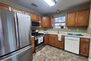 304 E Hogan Dr, Copperas Cove, TX 76522 - Photo 12