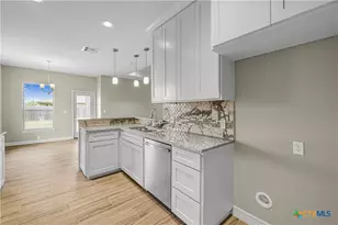 109 Giacomo Dr, Victoria, TX 77901 - Photo 12