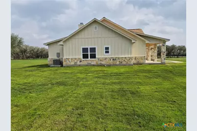 520 Essence Drive, Victoria, TX 77904 - Photo 8