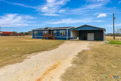 497 W Oaks, Victoria, TX 77905 - Photo 2