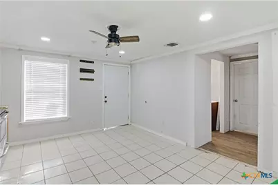 1409 N Heideke Street, Seguin, TX 78155 - Photo 6