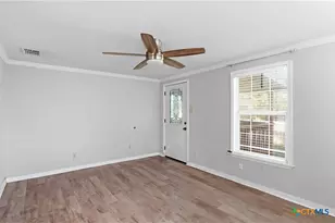 1409 N Heideke St, Seguin, TX 78155 - Photo 2