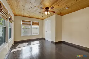 927 N Union Ave, New Braunfels, TX 78130 - Photo 14