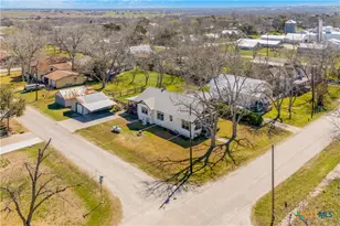 301 S Pecan St, Moulton, TX 77975 - Photo 40