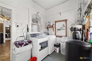 301 S Pecan St, Moulton, TX 77975 - Photo 24