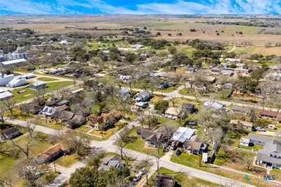 301 S Pecan Street, Moulton, TX 77975 - Photo 32