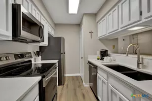 1202 Thorpe Ln, San Marcos, TX 78666 - Photo 12