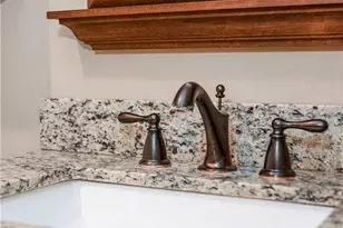 212 Buckingham, Victoria, TX 77904 - Photo 26