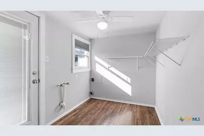 420 Wallace Street, Seguin, TX 78155 - Photo 8