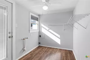 420 Wallace St, Seguin, TX 78155 - Photo 8