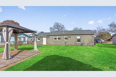 420 Wallace Street, Seguin, TX 78155 - Photo 16