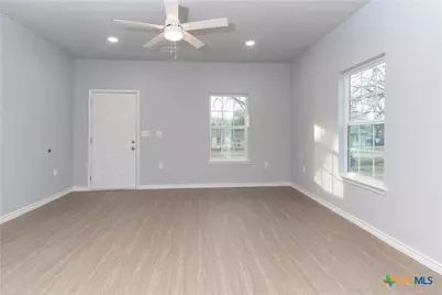 917 S 19th Street, Temple, TX 76504 - Photo 4