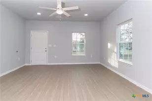 917 S 19th St, Temple, TX 76504 - Photo 4