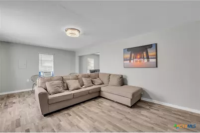 1001 W 8th Street, Cameron, TX 76520 - Photo 4