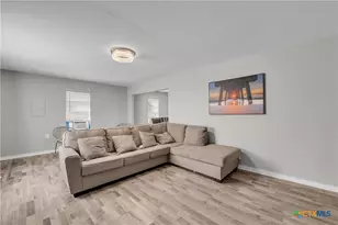 1001 W 8th St, Cameron, TX 76520 - Photo 4