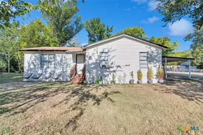 1001 W 8th Street, Cameron, TX 76520 - Photo 1