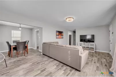 1001 W 8th Street, Cameron, TX 76520 - Photo 6