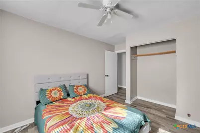 1001 W 8th Street, Cameron, TX 76520 - Photo 14