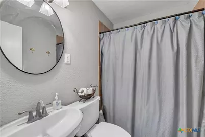 1001 W 8th Street, Cameron, TX 76520 - Photo 12