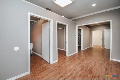 3104 E Red River Street, Victoria, TX 77901 - Photo 8