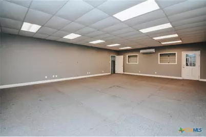 3104 E Red River Street, Victoria, TX 77901 - Photo 6