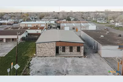 3104 E Red River Street, Victoria, TX 77901 - Photo 2