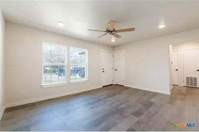 44 Sue Ann Dr, Lampasas, TX 76550 - Photo 4