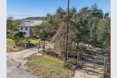 515 Valley Ridge, Canyon Lake, TX 78133 - Photo 2