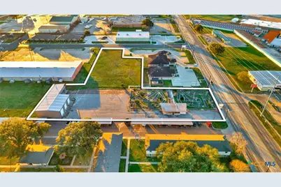 3102 Sam Houston Drive, Victoria, TX 77904 - Photo 2