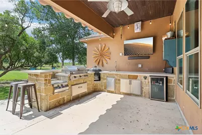 2624 Wild Cat Roost, New Braunfels, TX 78132 - Photo 6