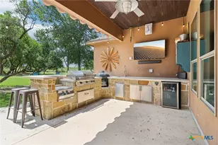 2624 Wild Cat Roost, New Braunfels, TX 78132 - Photo 6