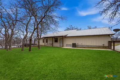 203 Champions Boulevard, La Vernia, TX 78121 - Photo 8