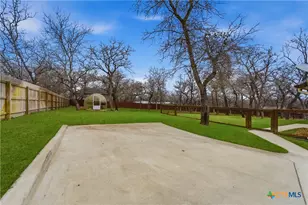 203 Champions Blvd, La Vernia, TX 78121 - Photo 10