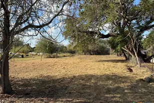 114 Milligan St, Cuero, TX 77954 - Photo 1