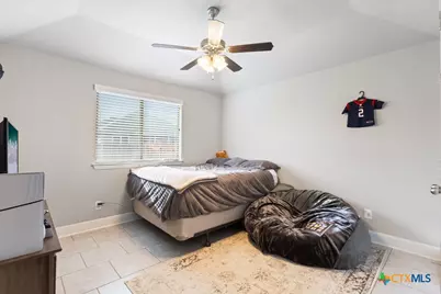 105 Grand View, Floresville, TX 78114 - Photo 18