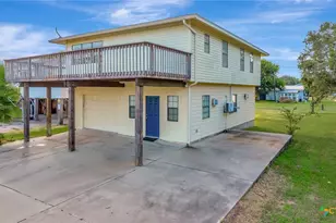 1106 W Jefferson Ave, Port O'Connor, TX 77982 - Photo 4