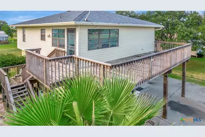 1106 W Jefferson Avenue, Port O'Connor, TX 77982 - Photo 2