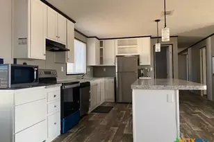 124 Galle Ests Cir, Kingsbury, TX 78638 - Photo 6